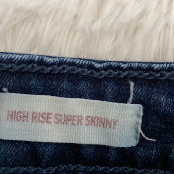 Gently worn Hollister Jeans - Picture 3 of 4